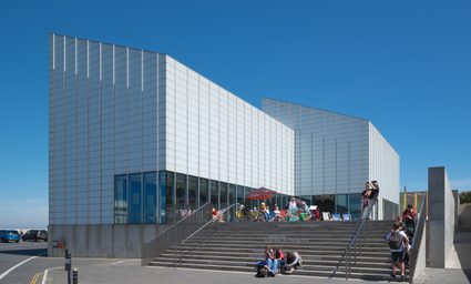 This is some alt text